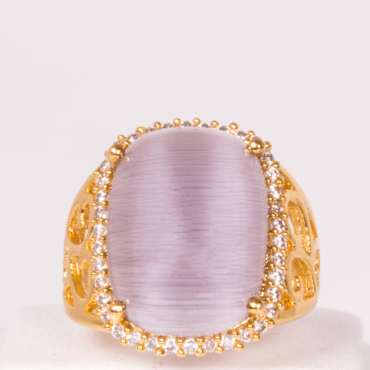 Ring aus goldplattierterr Legierung mit weißem Emporia® Kristall