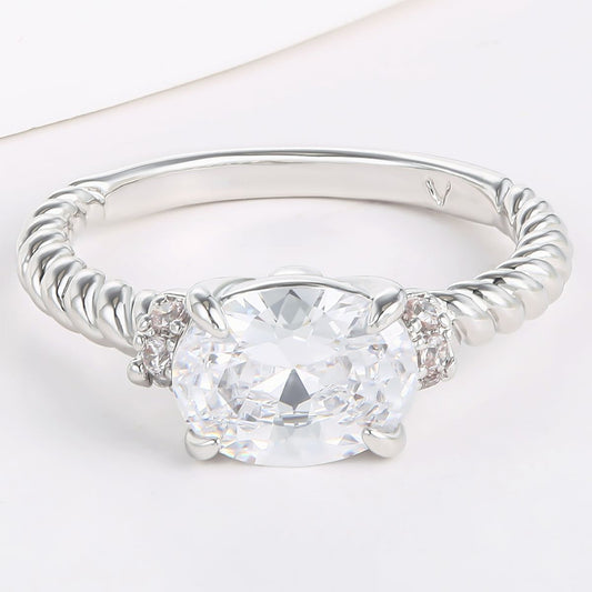 Ring aus goldplattierterr Legierung mit weißem Emporia® Kristall