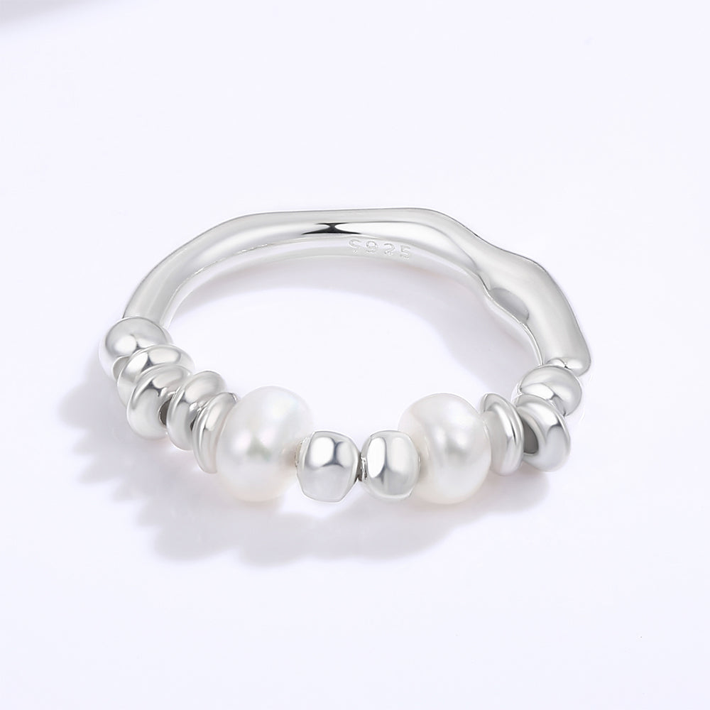 Ring aus goldplattierterr Legierung mit weißem Emporia® Kristall