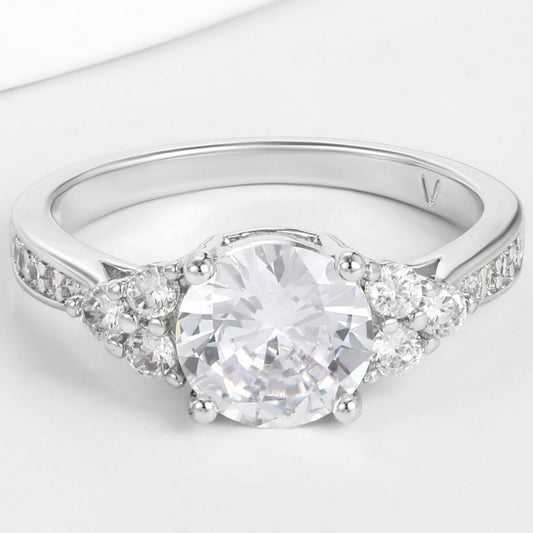 Ring aus goldplattierterr Legierung mit weißem Emporia® Kristall