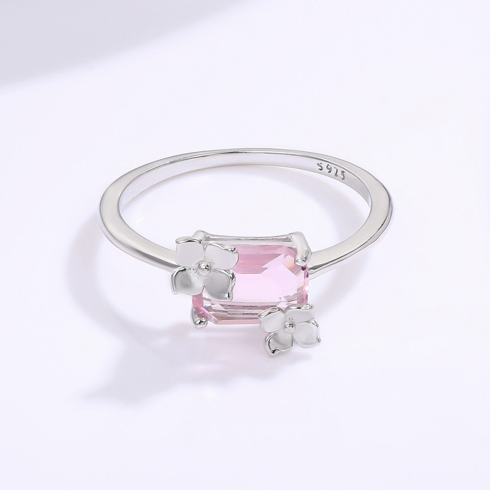 Ring aus goldplattierterr Legierung mit weißem Emporia® Kristall