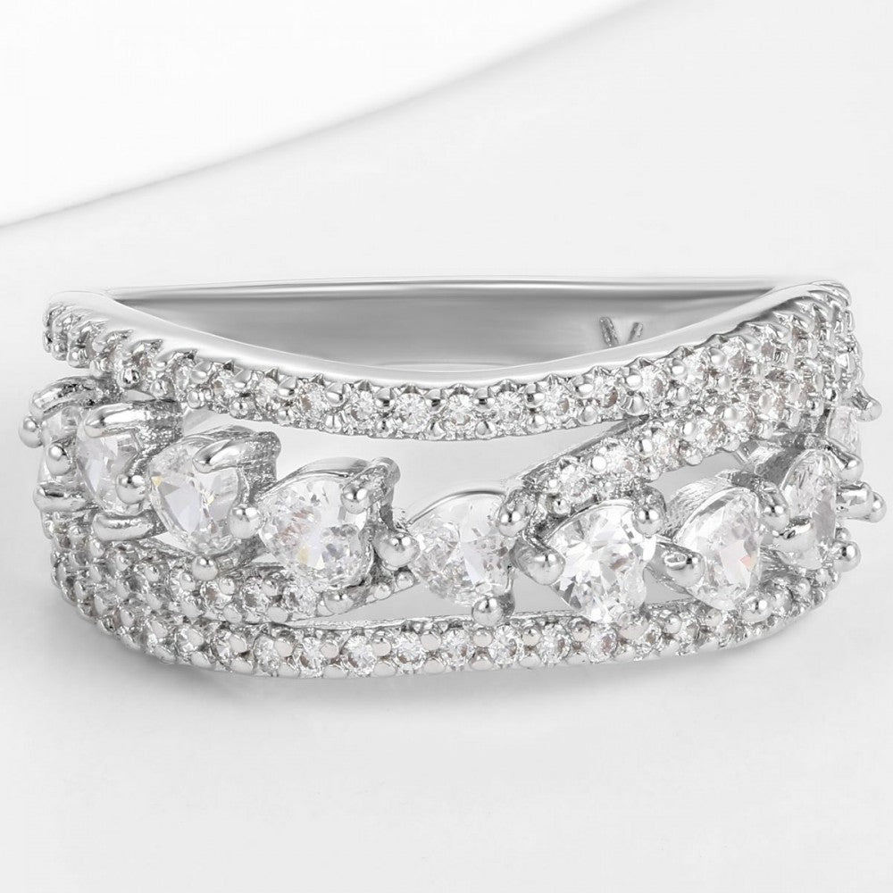 Ring aus goldplattierterr Legierung mit weißem Emporia® Kristall