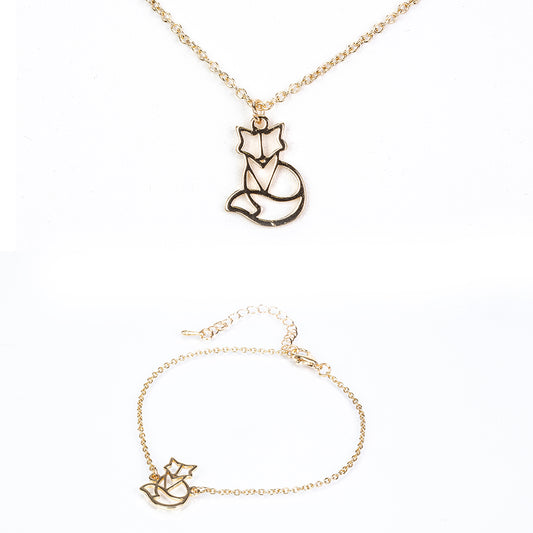 Schmuckgarnitur aus aus goldplattierter Legierung