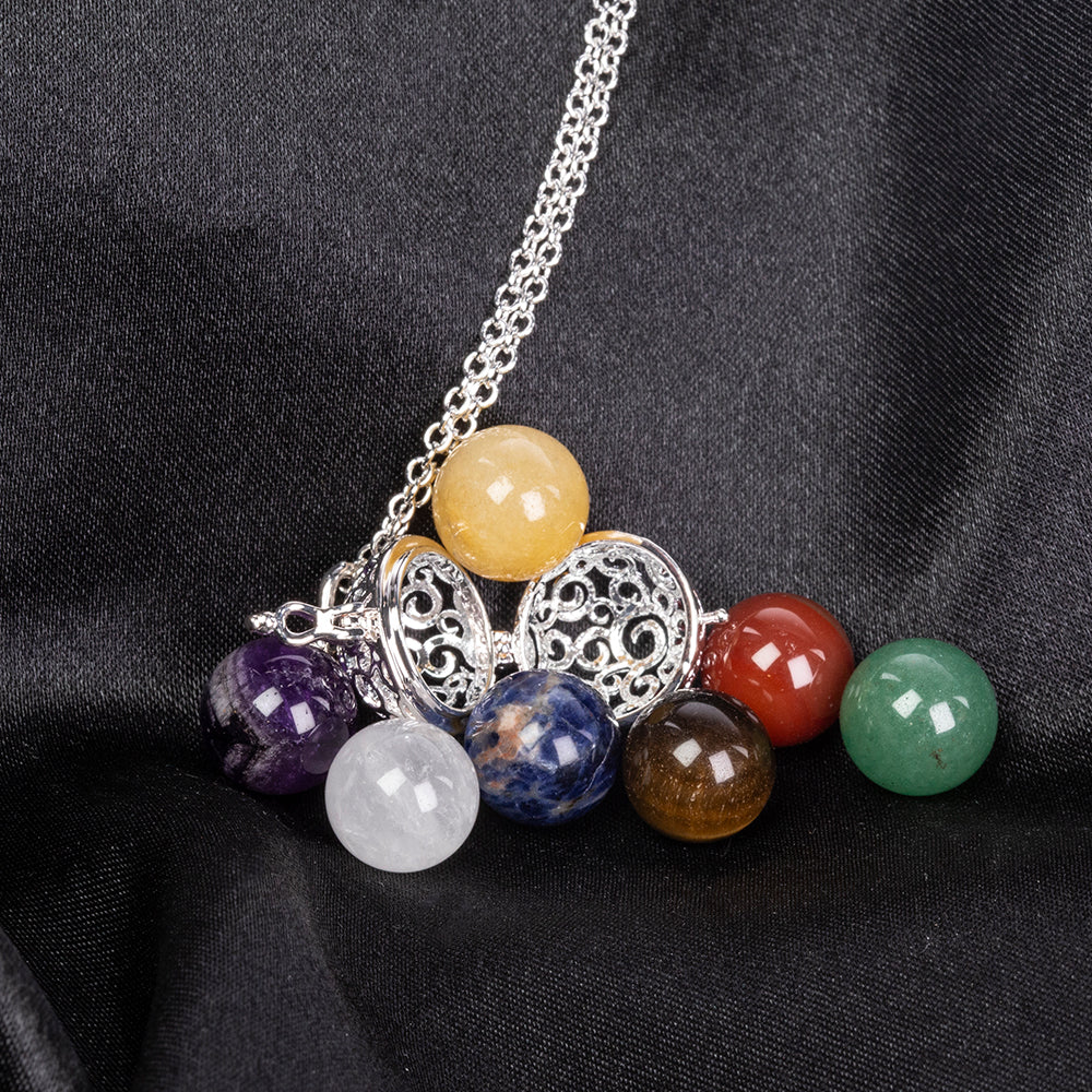 Halskette aus goldplattierter Legierung mit Amethyst und Lapislazuli