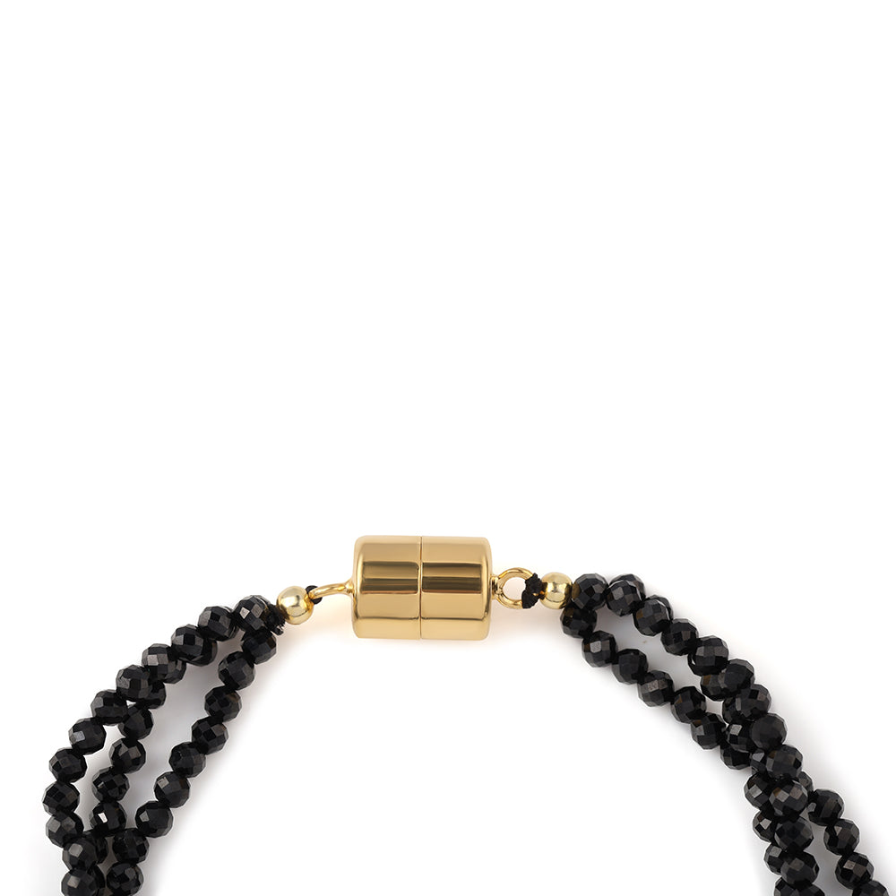 Goldplattiertes Silberarmband mit schwarzem Spinell und weißer Süßwasserperle