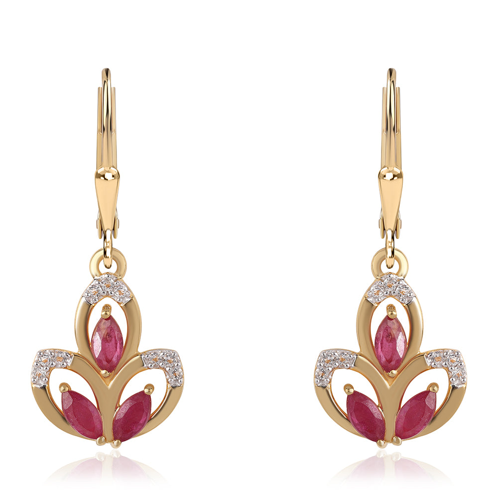 Goldplattierte Silberohrringe mit Rubin aus Mosambik und weißem Topas 1