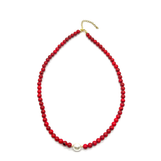 Goldplattierte Silberhalskette mit roter Schwammkoralle und Glasperle