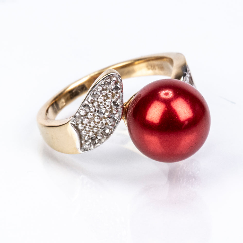 Goldplattierter Silberring mit roter Süßwasserperle und weißem Topas
