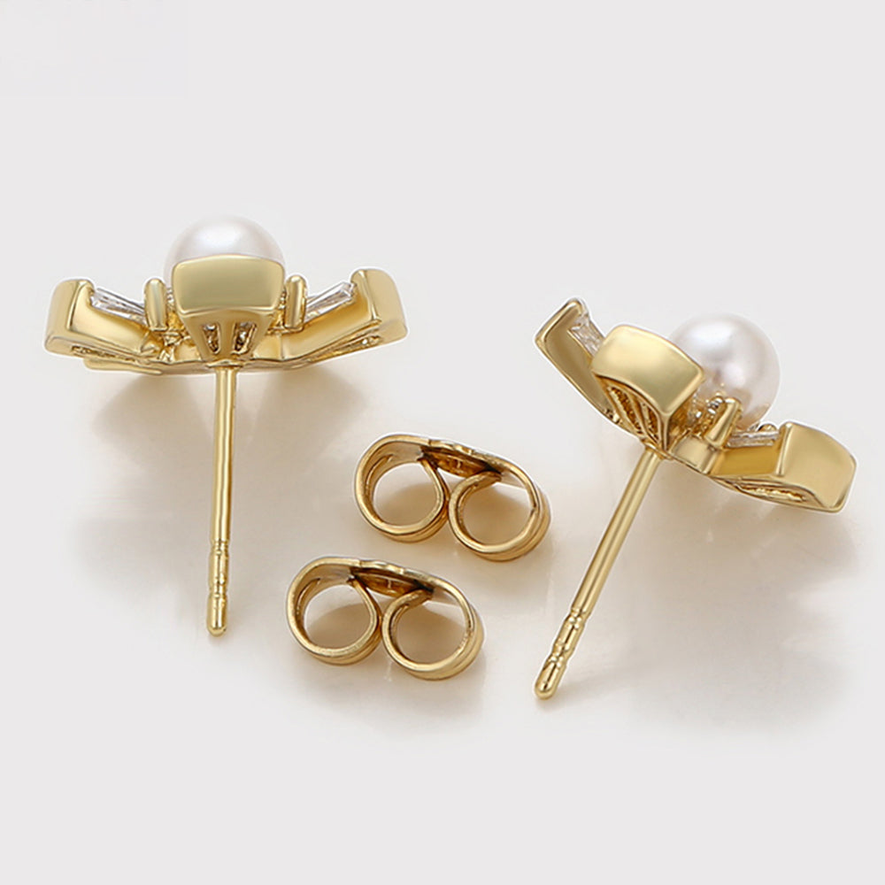 Ohrringe aus goldplattierter Legierung mit Glasperle und weißem Emporia® Kristall