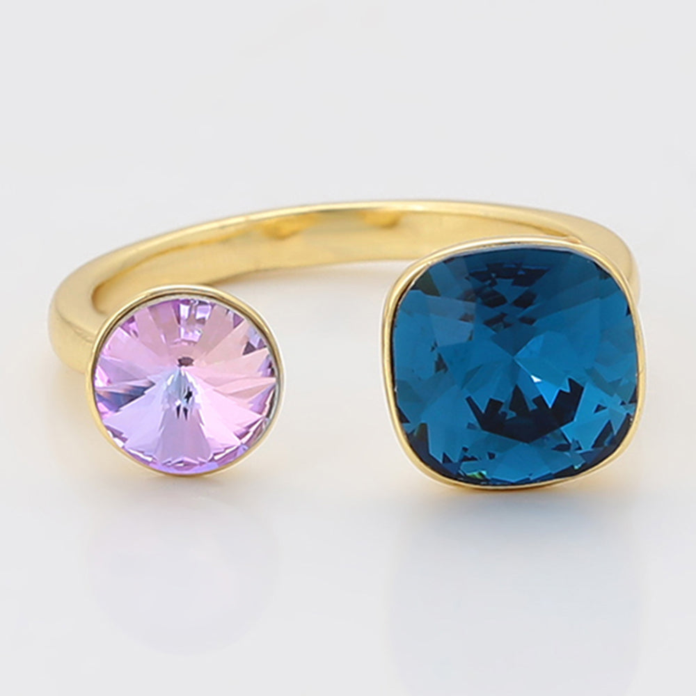 Ring aus goldplattierterr Legierung mit purpurfarbenem Emporia® Kristall und blauem Emporia®-Kristall