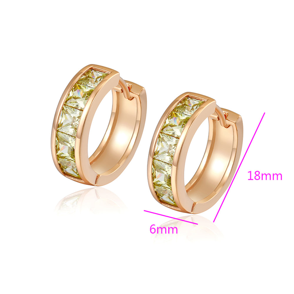 Ohrringe aus goldplattierter Legierung mit grünem Emporia® Kristall