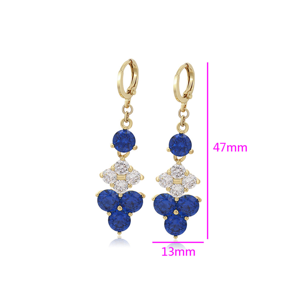 Ohrringe aus goldplattierter Legierung mit blauem Emporia®-Kristall und weißem Emporia® Kristall