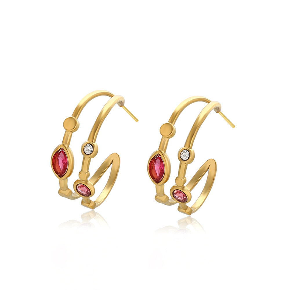 Ohrringe aus goldplattierter Legierung mit rotem Emporia®-Kristall und weißem Emporia® Kristall
