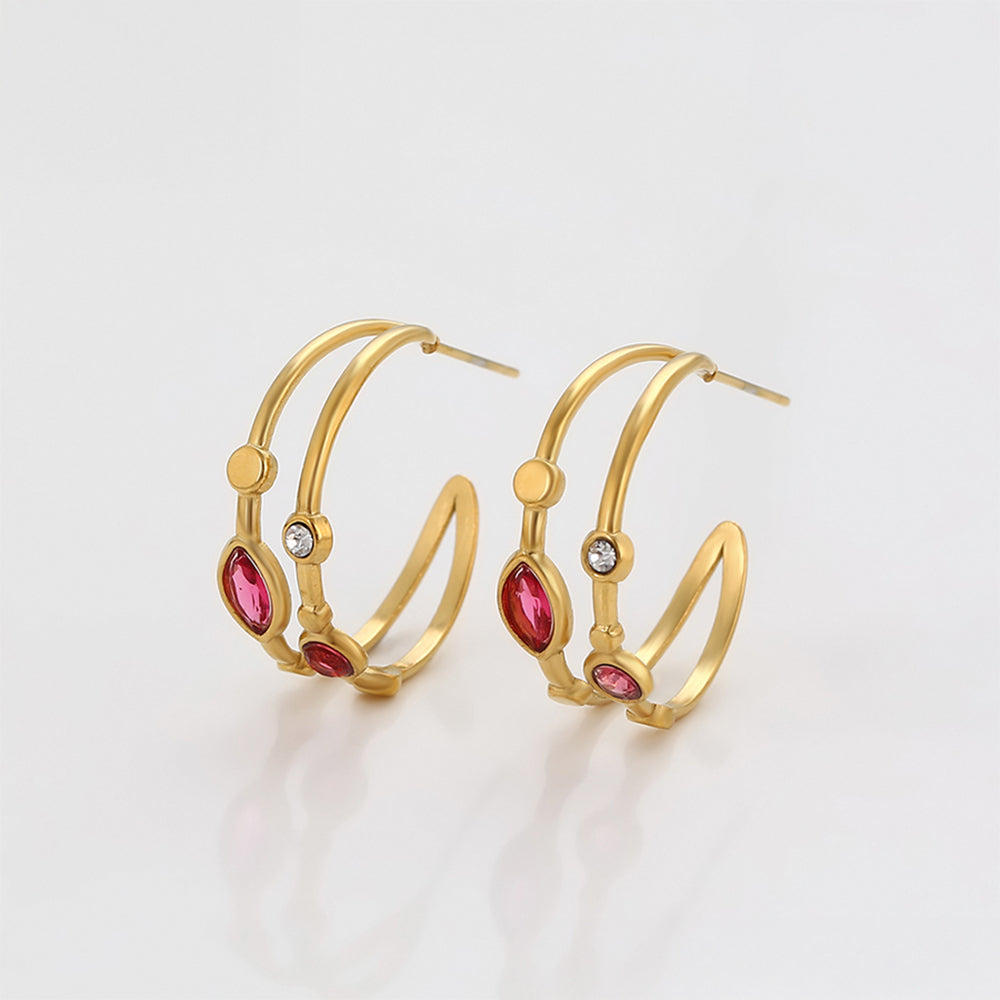 Ohrringe aus goldplattierter Legierung mit rotem Emporia®-Kristall und weißem Emporia® Kristall