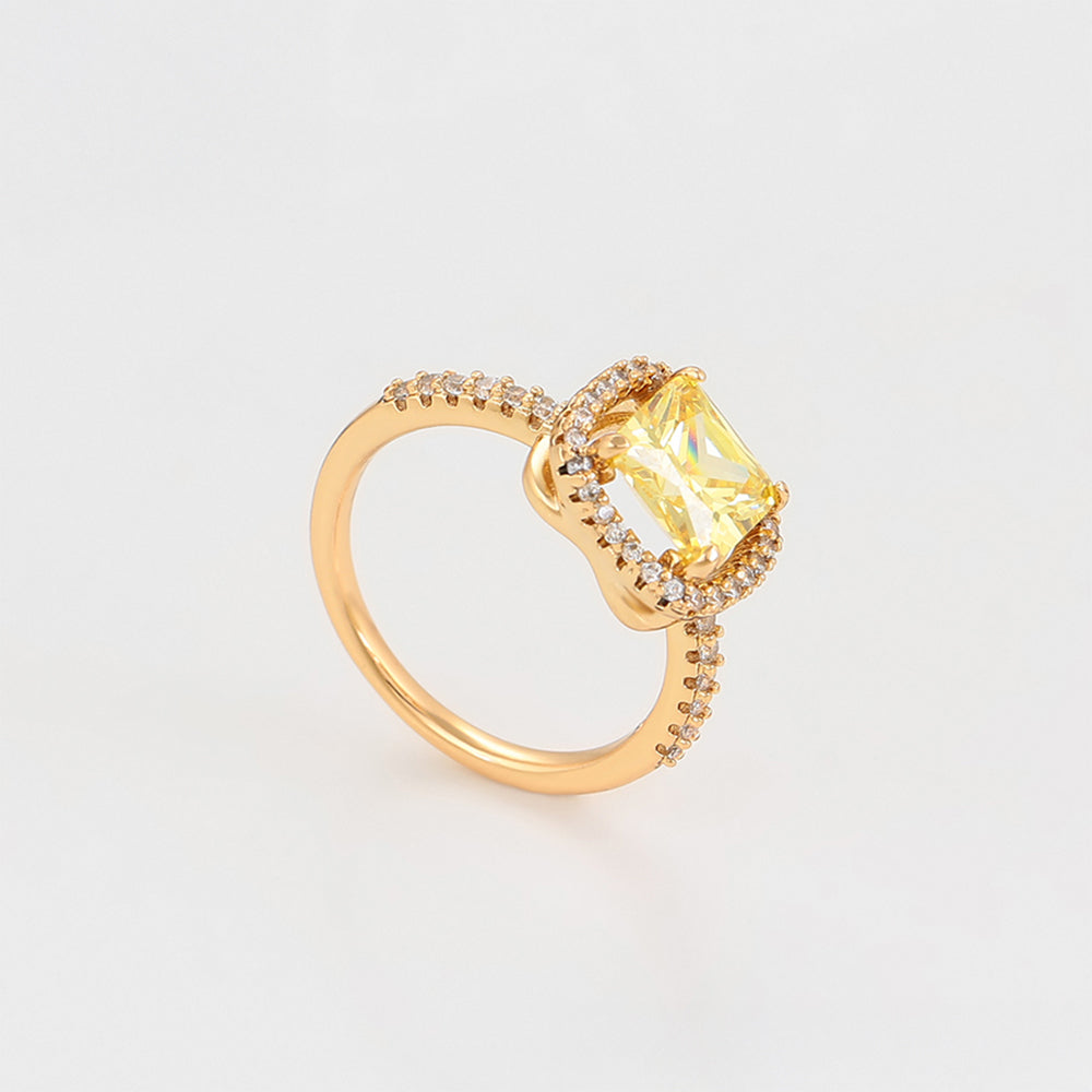 Ring aus goldplattierterr Legierung mit gelbem Emporia®-Kristall und weißem Emporia® Kristall