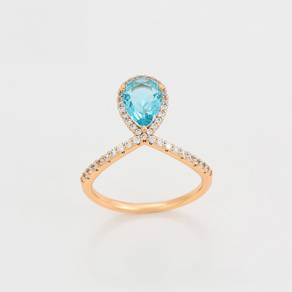 Ring aus goldplattierterr Legierung mit blauem Emporia®-Kristall und weißem Emporia® Kristall