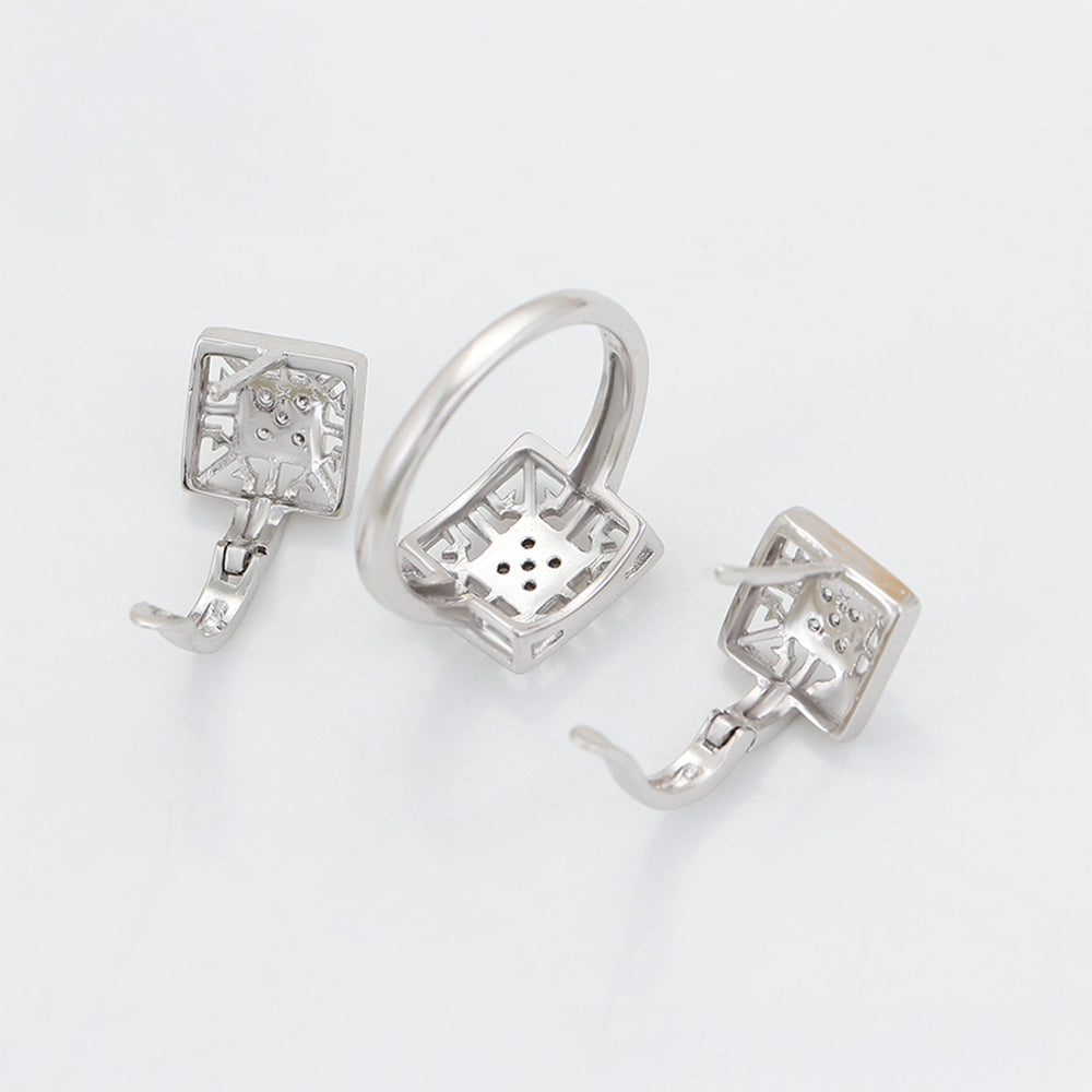 Schmuckgarnitur aus aus goldplattierter Legierung mit weißem Emporia® Kristall