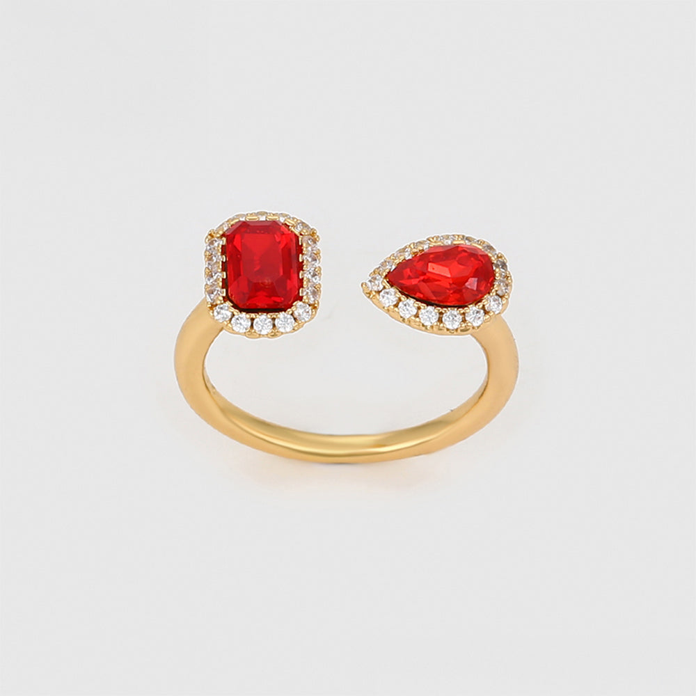 Ring aus goldplattierterr Legierung mit rotem Emporia®-Kristall und weißem Emporia® Kristall