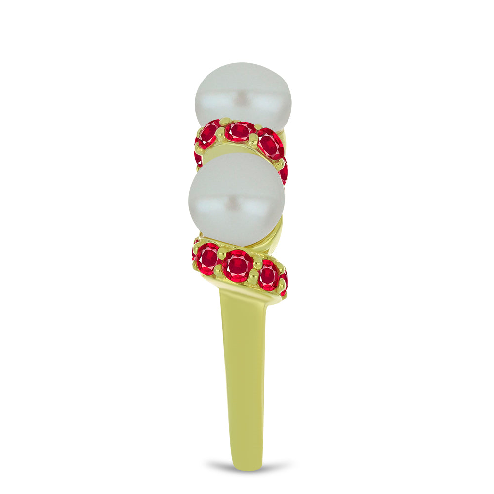 Goldplattierter Silberring mit weißer Süßwasserperle und Rubin aus Madagaskar