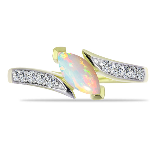 Goldplattierter Silberring mit äthiopischem Opal aus Lega Dembi und weißem Topas