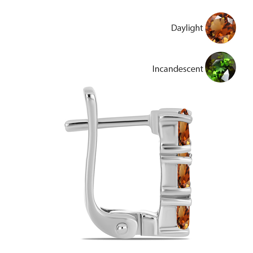 Silberohrringe mit zertifiziertem laborgezüchteten Zultanit aus Anatolien