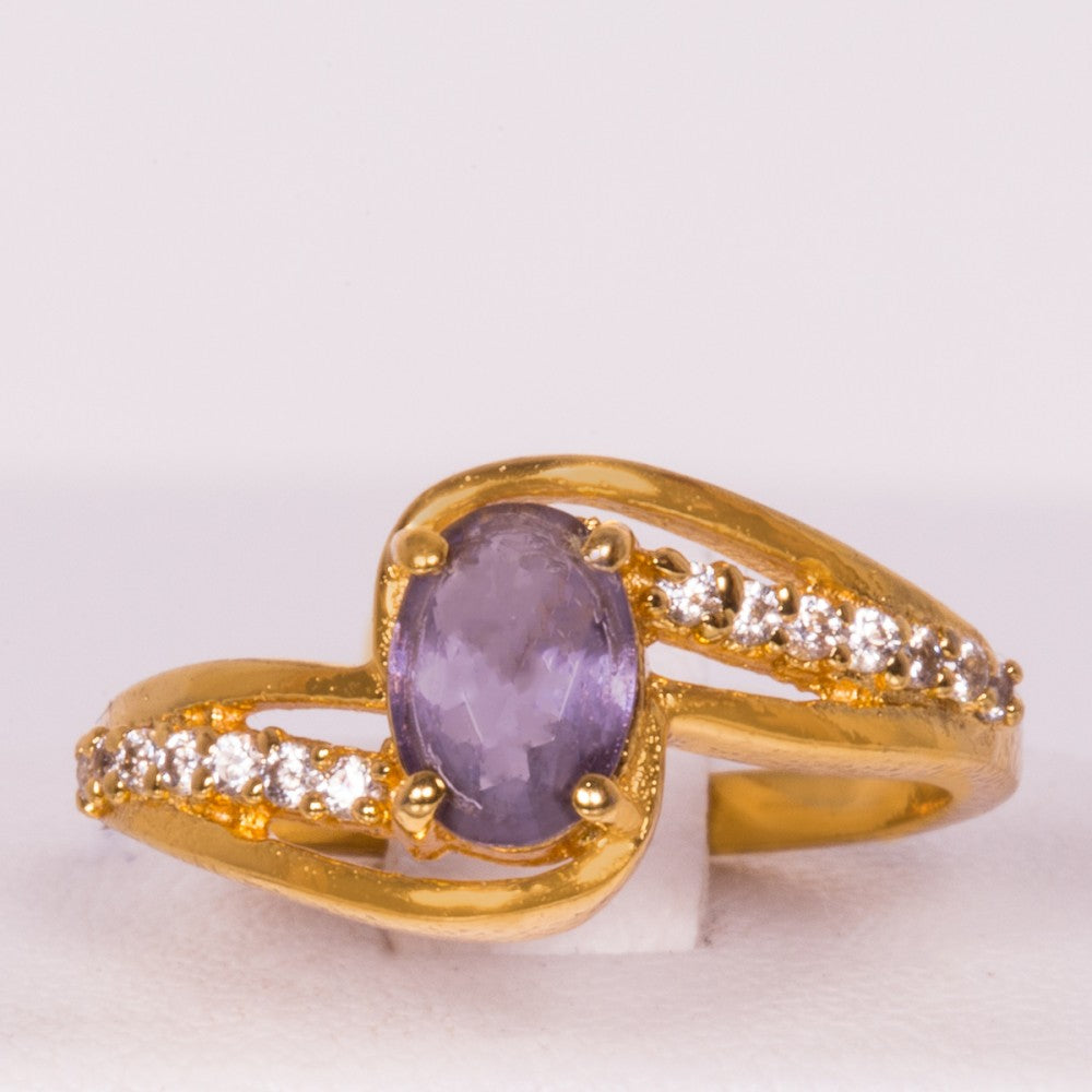 Ring aus goldplattierterr Legierung mit purpurfarbenem Emporia® Kristall