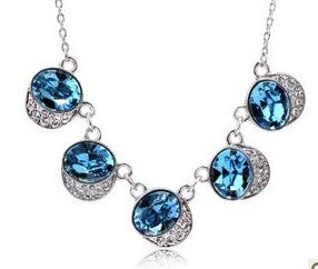 Halskette aus goldplattierter Legierung mit blauem Emporia®-Kristall