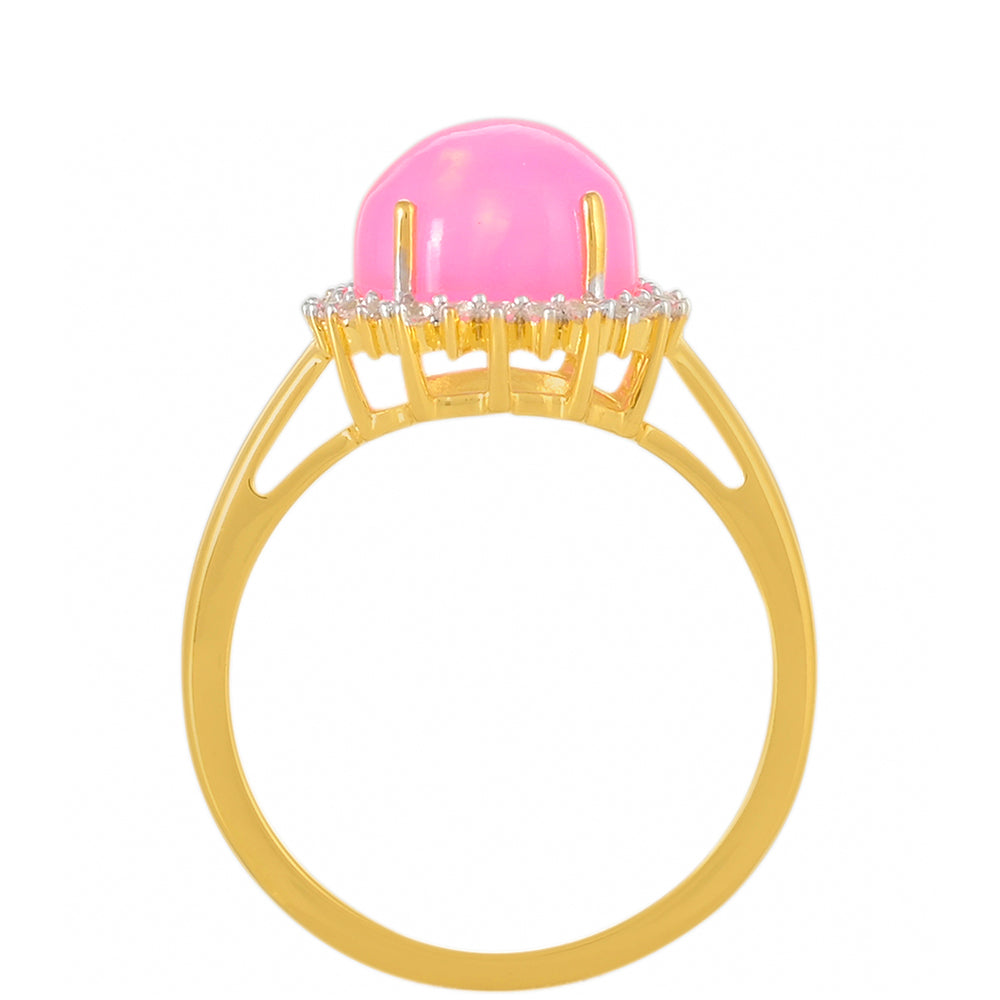 Goldplattierter Silberring mit äthiopischem neon pink Opal und weißem Topas