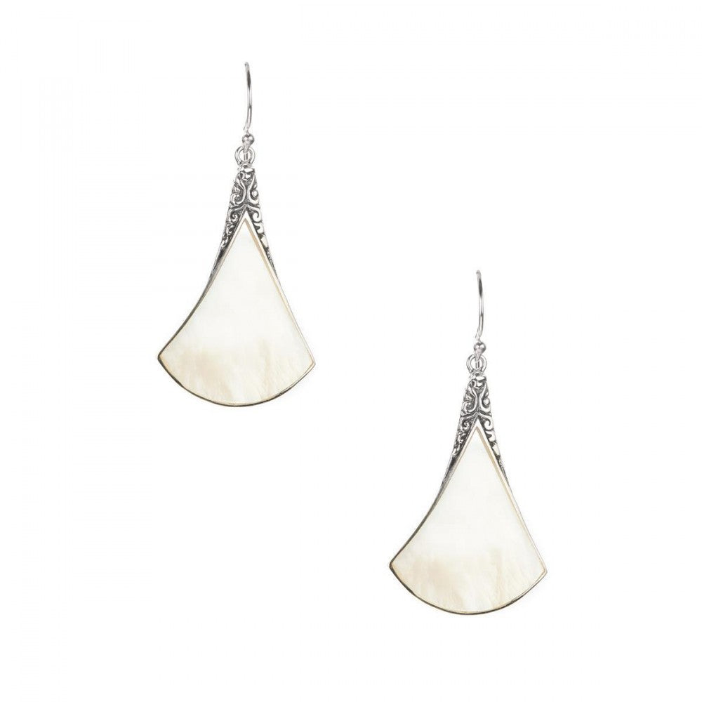 Goldplattierte Silberohrringe mit rosafarbenem Perlmutt