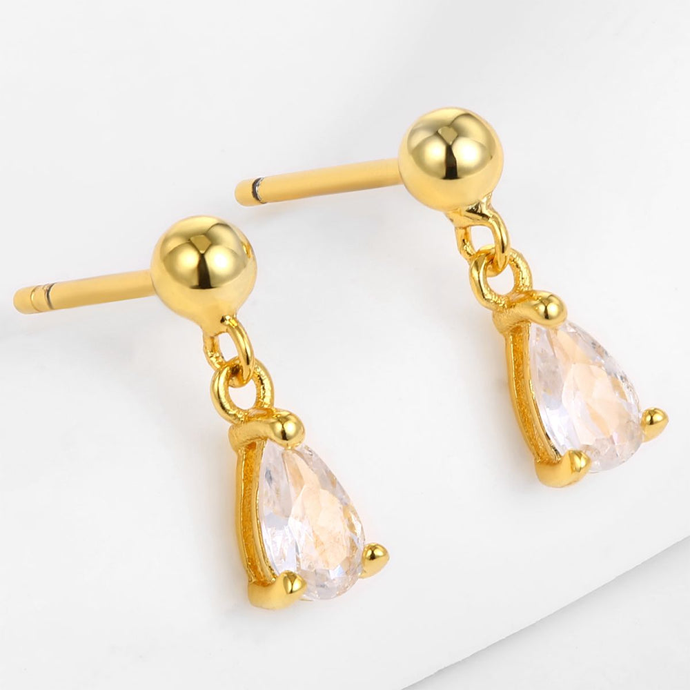 Ohrringe aus goldplattierter Legierung mit weißem Emporia® Kristall