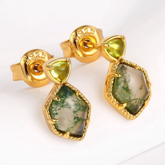 Ohrringe aus goldplattierter Legierung mit grünem Emporia® Kristall
