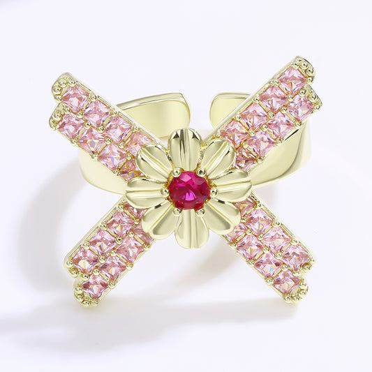 Ring aus goldplattierterr Legierung mit rotem Emporia®-Kristall und rosafarbenem Emporia® Kristall