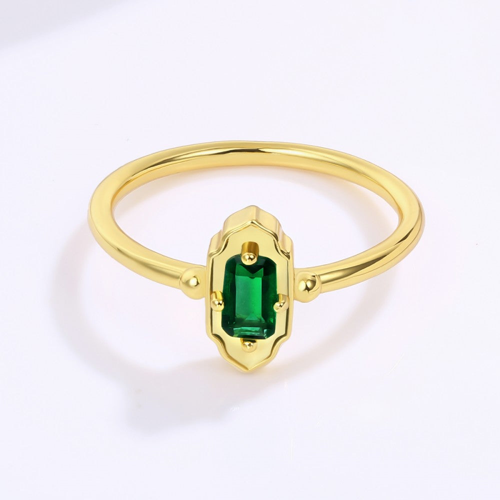 Ring aus goldplattierterr Legierung mit grünem Emporia® Kristall