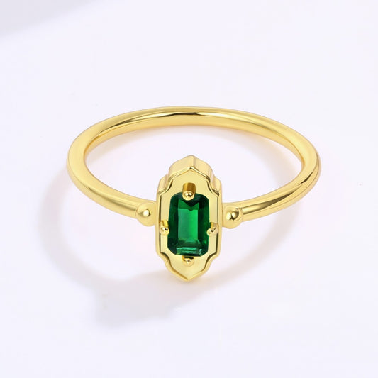 Ring aus goldplattierterr Legierung mit grünem Emporia® Kristall