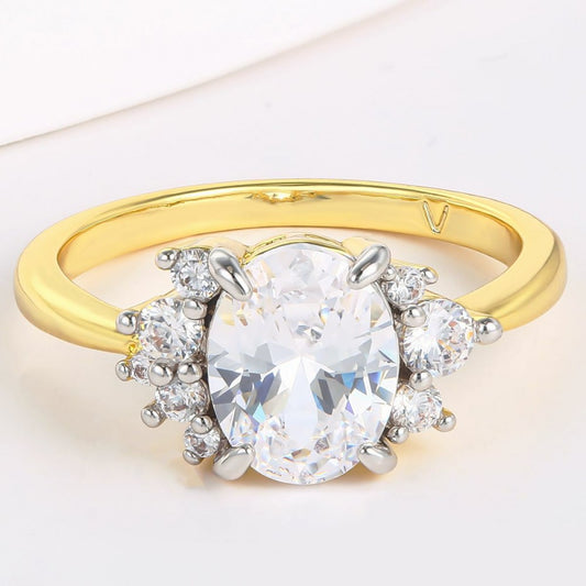 Ring aus goldplattierterr Legierung mit weißem Emporia® Kristall