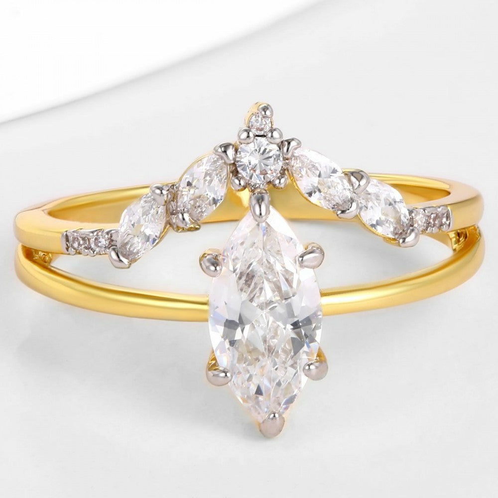 Ring aus goldplattierterr Legierung mit weißem Emporia® Kristall 1 
