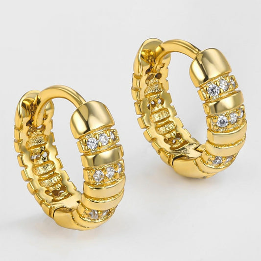 Ohrringe aus goldplattierter Legierung mit weißem Emporia® Kristall