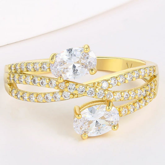 Ring aus goldplattierterr Legierung mit weißem Emporia® Kristall
