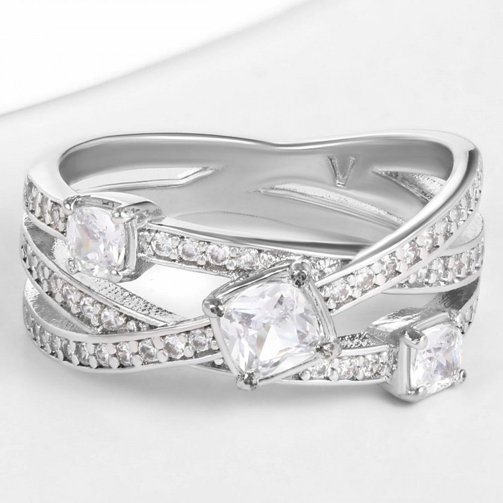 Ring aus goldplattierterr Legierung mit weißem Emporia® Kristall 1 