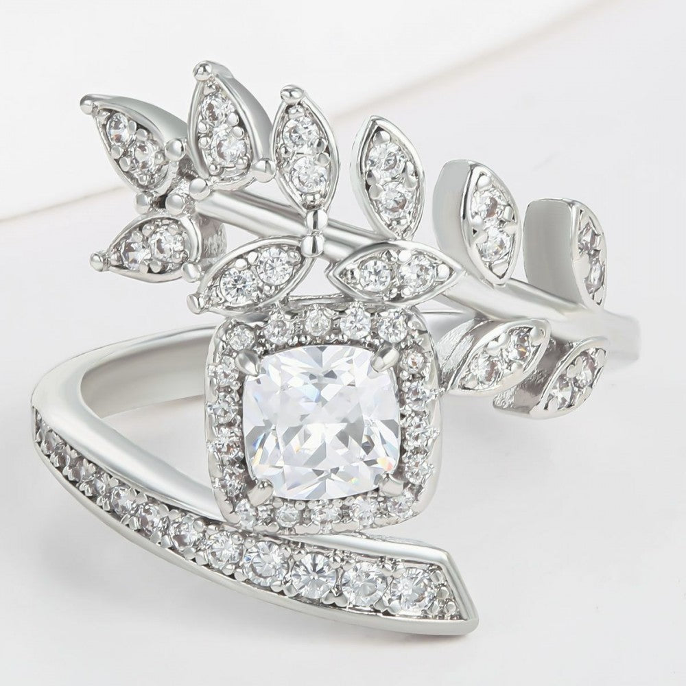 Ring aus goldplattierterr Legierung mit weißem Emporia® Kristall 1 