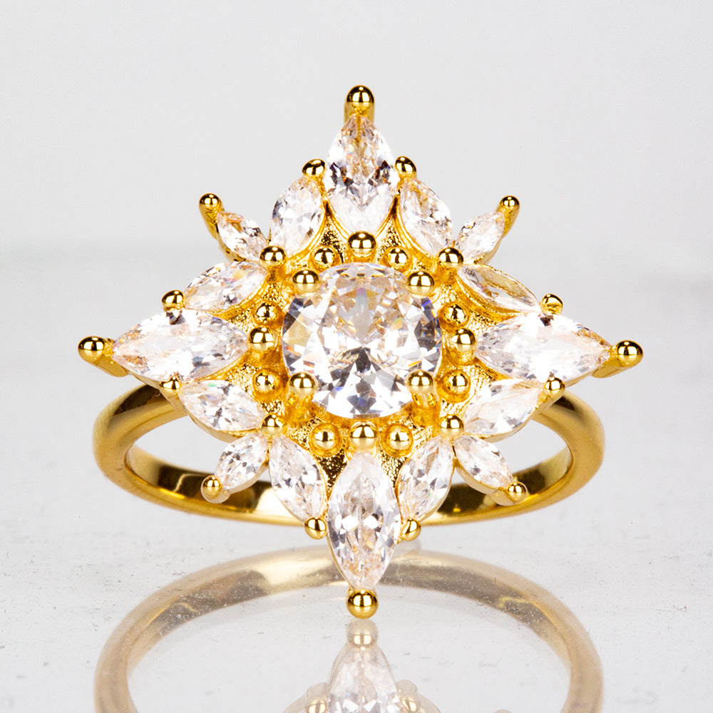 Ring aus goldplattierterr Legierung mit weißem Emporia® Kristall