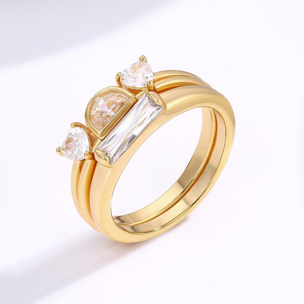Ring aus goldplattierterr Legierung mit weißem Emporia® Kristall 1 