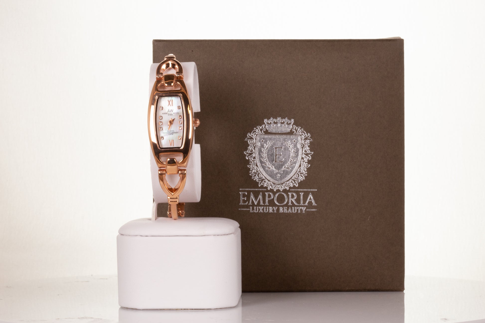 ROSE GOLD woman alloy AW watch with thin triangle strap and quartz crystals with Gift box, 17 cm 1 