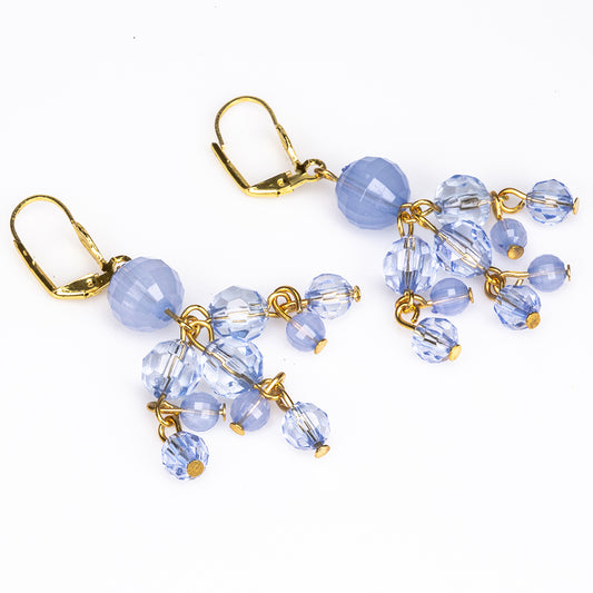 Ohrringe aus goldplattierter Legierung mit blauem Emporia®-Kristall