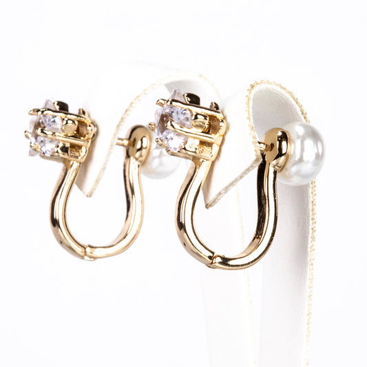 Ohrringe aus goldplattierter Legierung mit Glasperle und weißem Emporia® Kristall