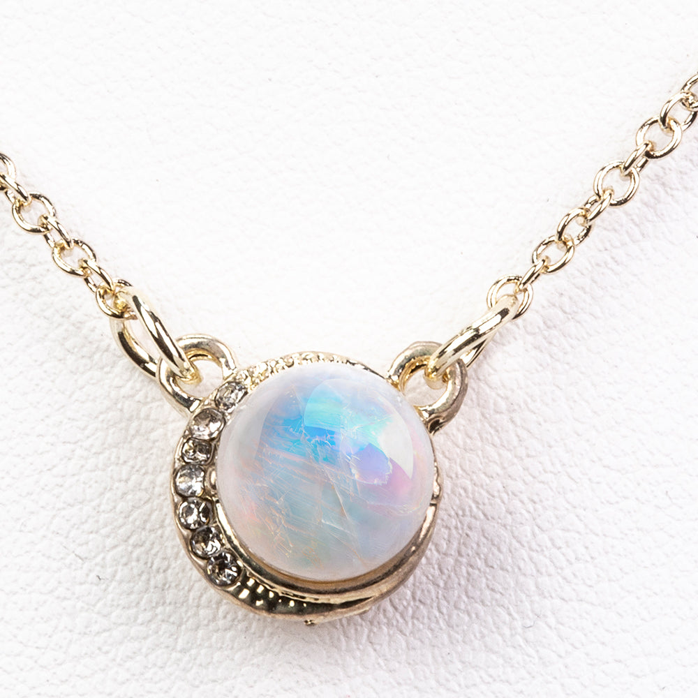 Halskette aus goldplattierter Legierung mit Regenbogenmondstein und weißem Emporia® Kristall 2 