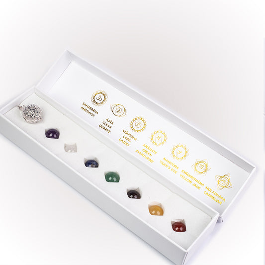 Halskette aus goldplattierter Legierung mit Amethyst und Lapislazuli