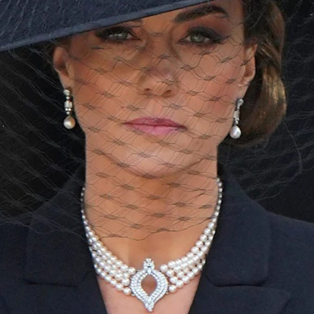 Schmuckgarnitur aus aus goldplattierter Legierung mit Glasperle und weißem Emporia® Kristall 6 