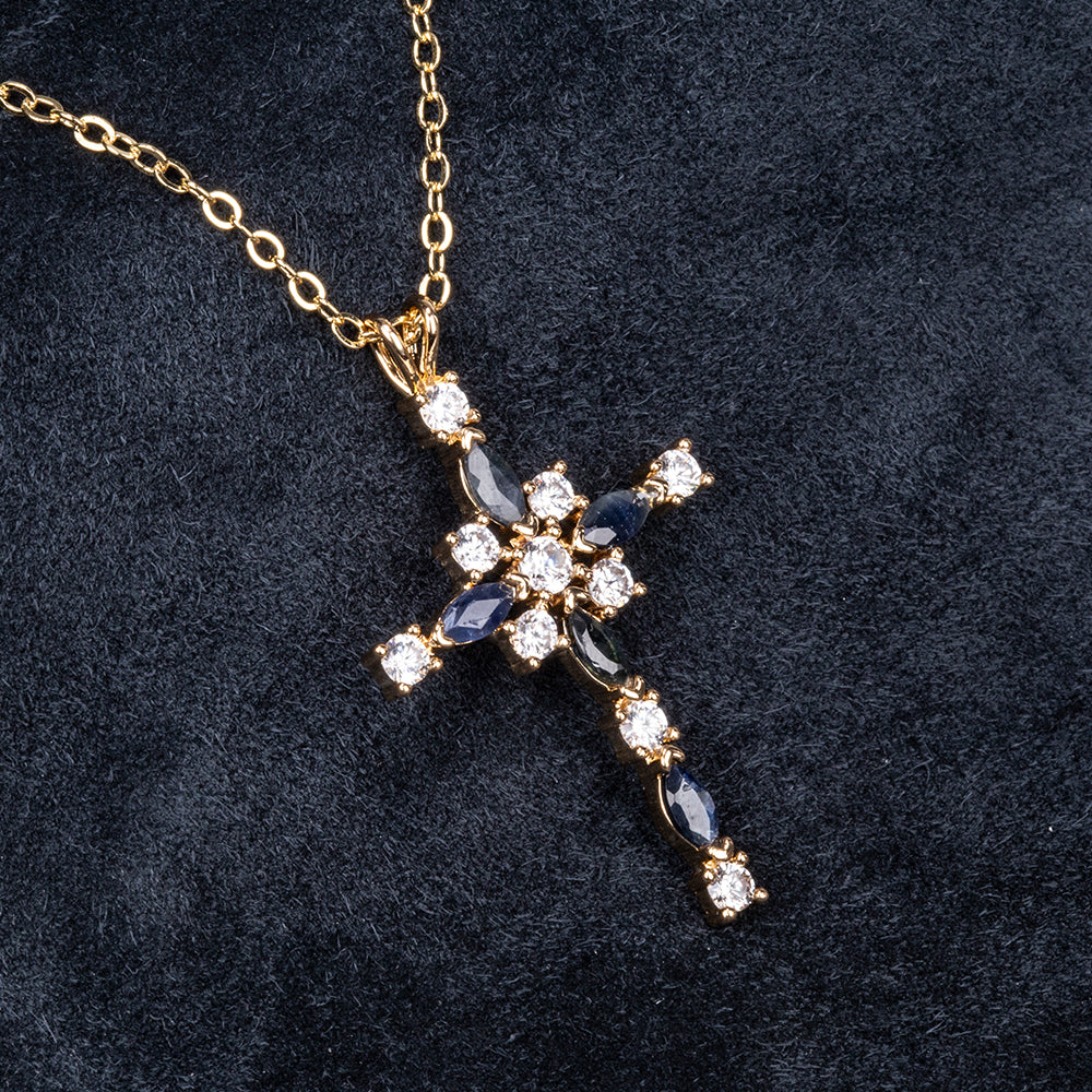 Halskette aus goldplattierter Legierung mit Saphir und weißem Emporia® Kristall 1 