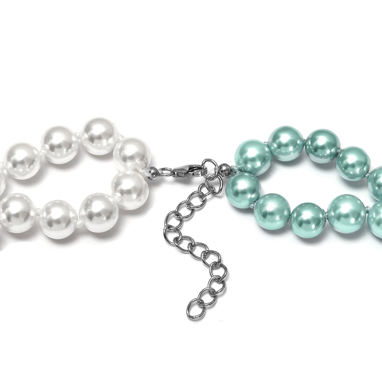 Silberhalskette mit weißer Süßwasserperle und grüner Perle
